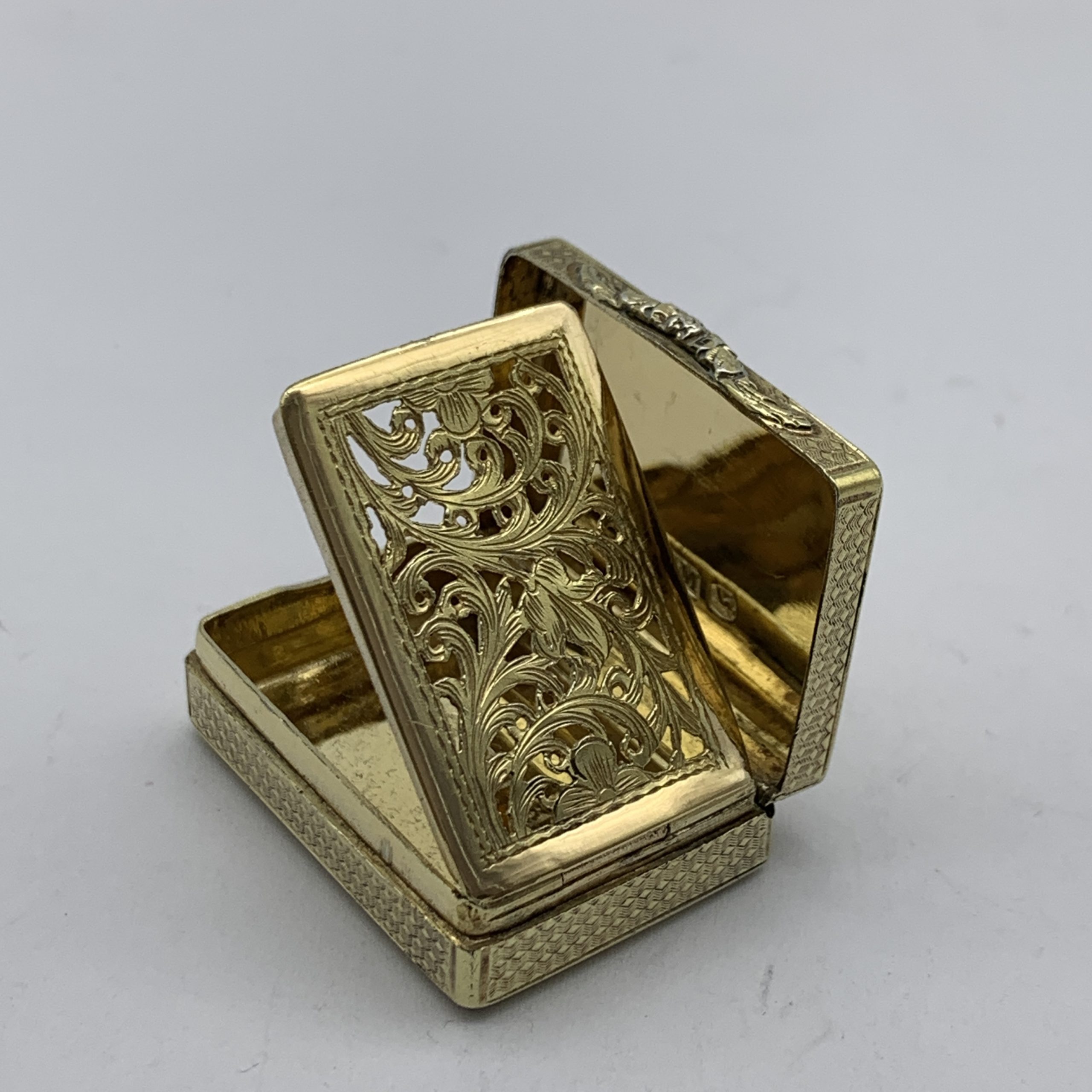 Early Victorian Silver-Gilt Vinaigrette (Nathaniel Mills) - Image 3