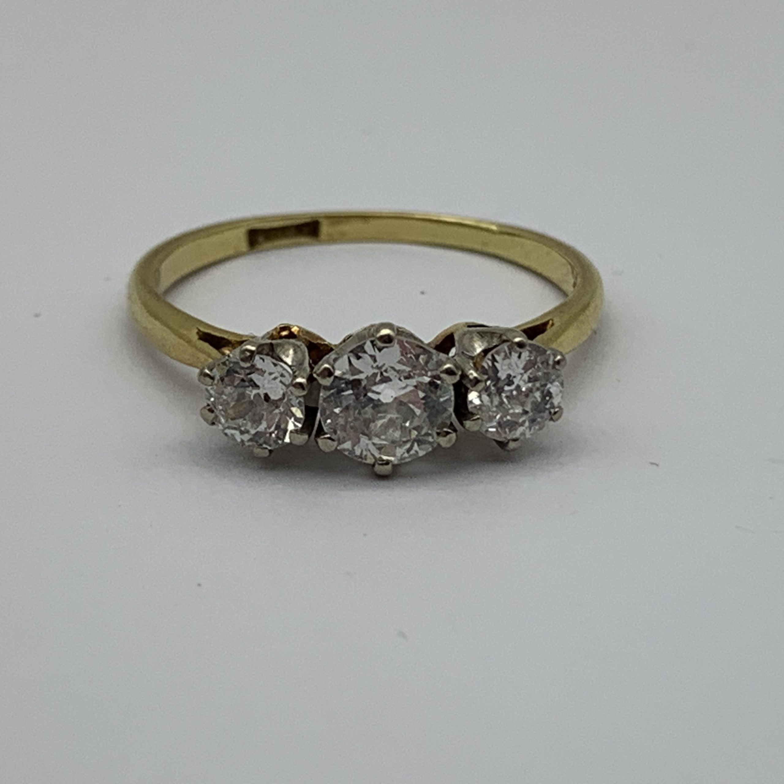 Antique 18ct Gold & Diamond Trilogy Ring - Image 2