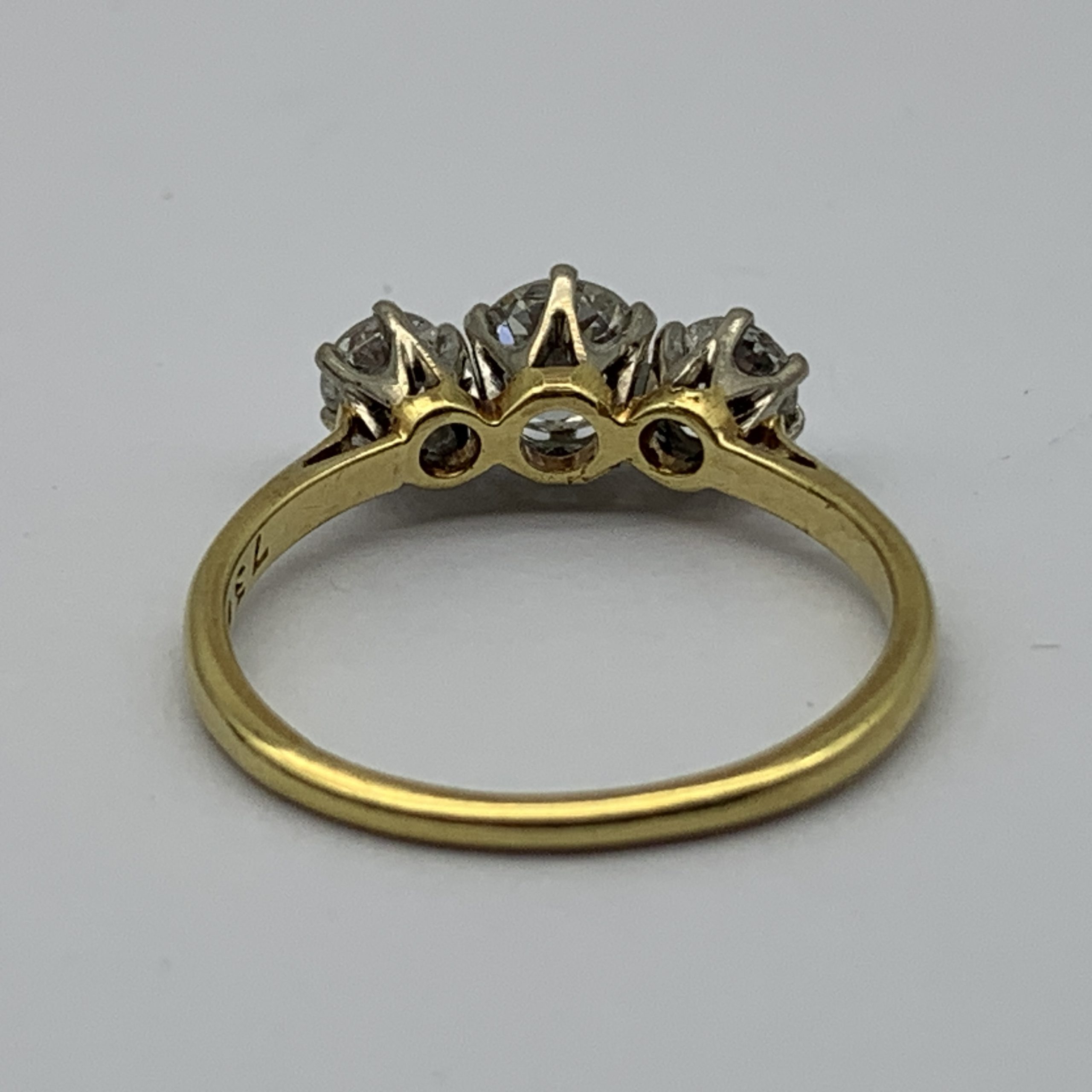 Antique 18ct Gold & Diamond Trilogy Ring - Image 6