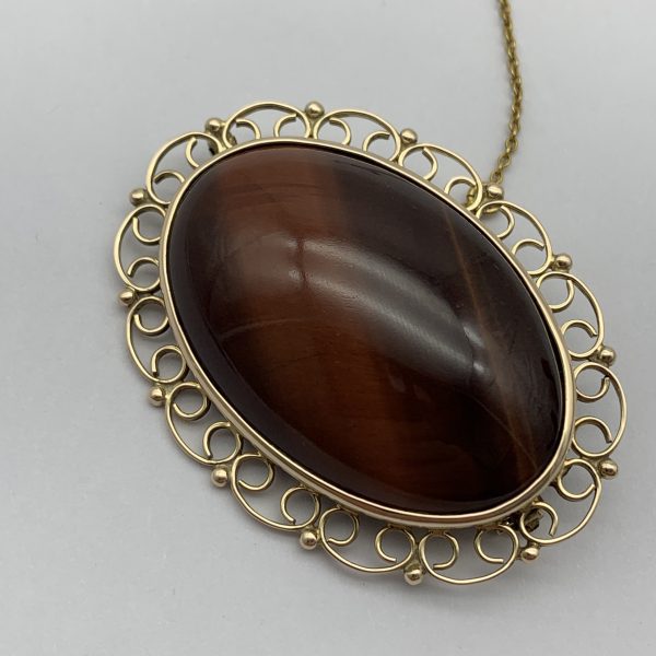 Early 9ct Rose Gold ‘Red Tigers Eye’ Brooch