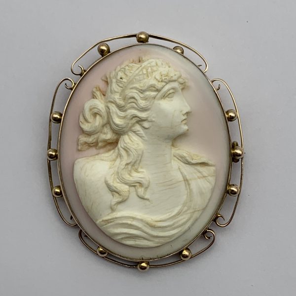 Victorian 9ct Gold ‘Angel Skin’ Coral Cameo Brooch
