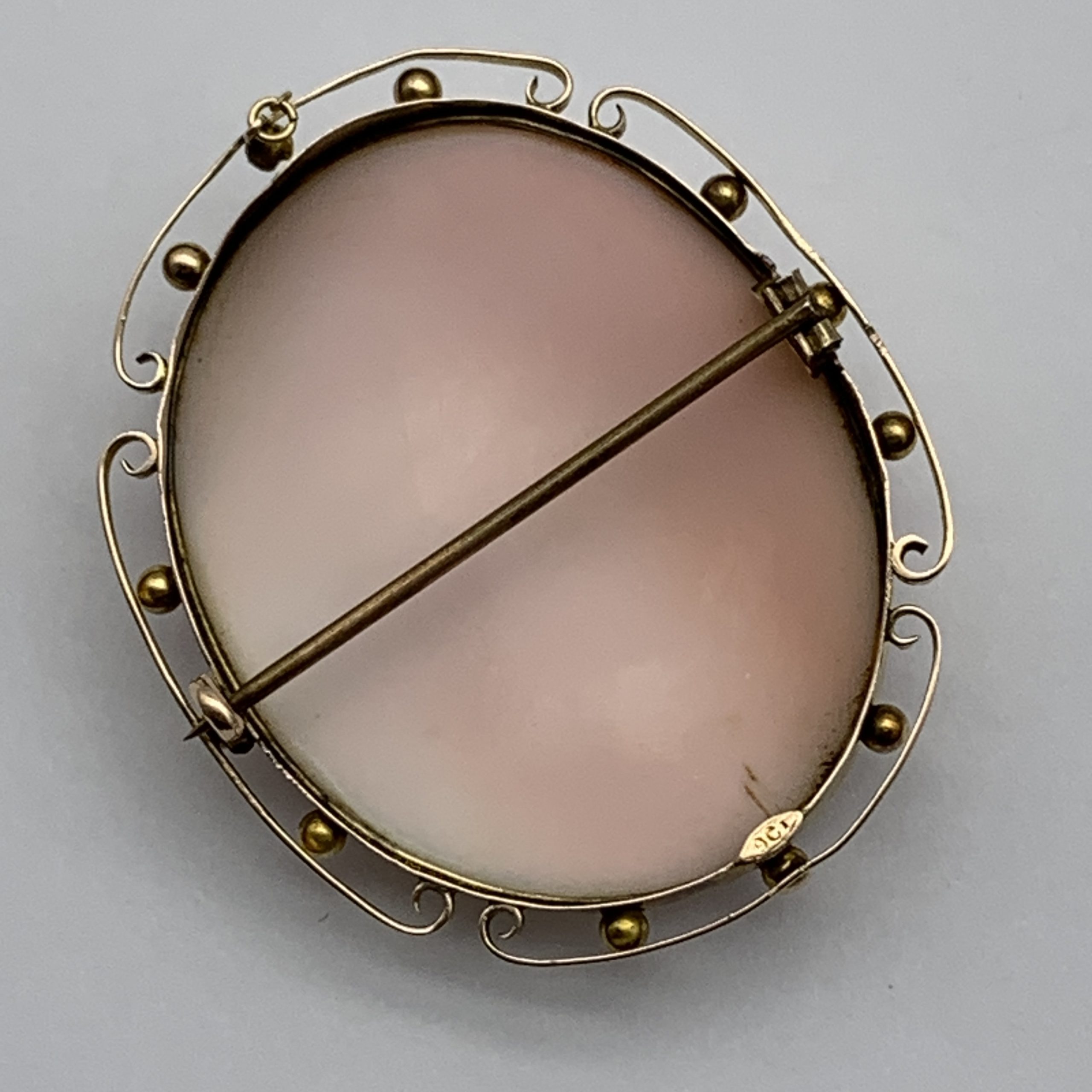 Victorian 9ct Gold ‘Angel Skin’ Coral Cameo Brooch - Image 4