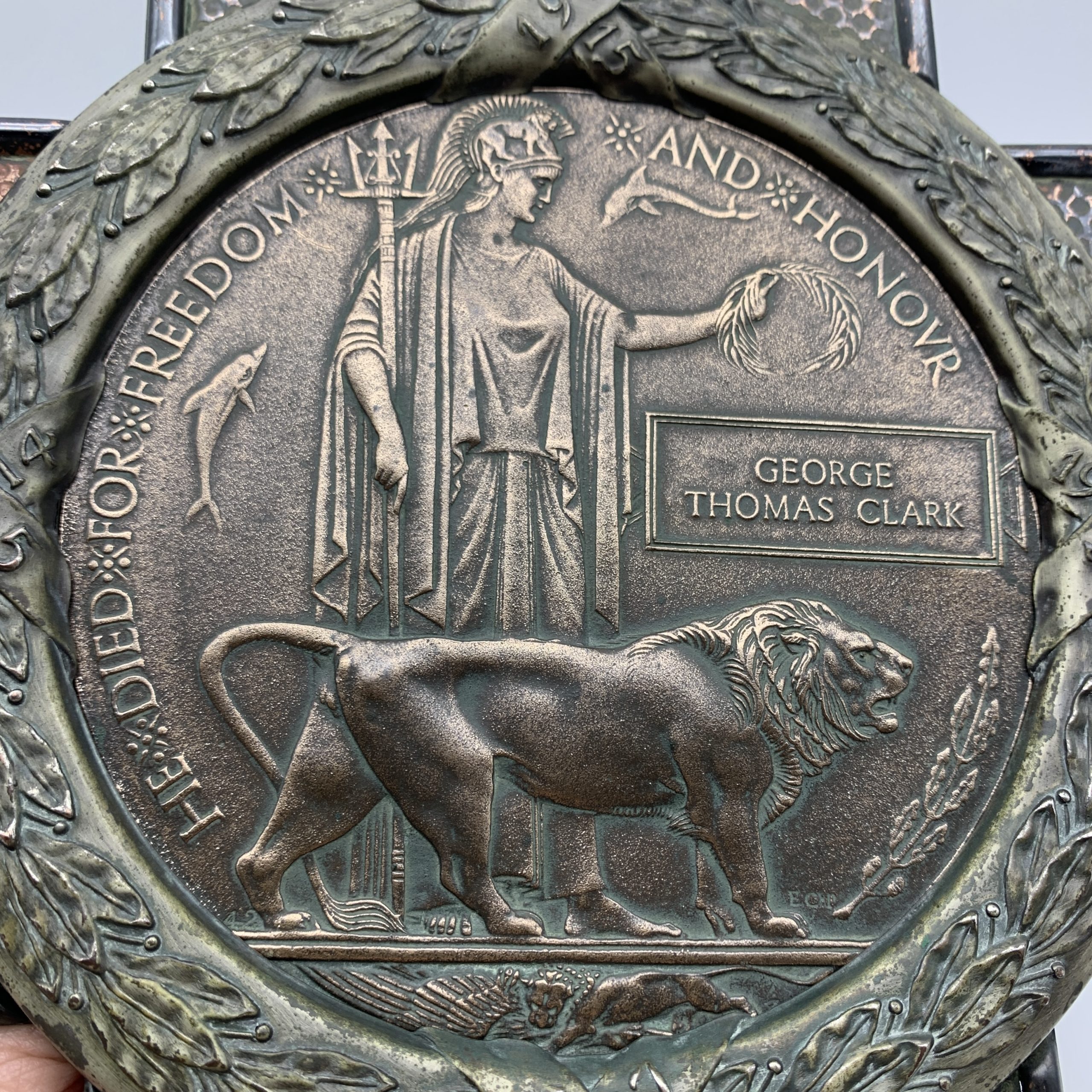 WW1 ‘K.I.A’ Memorial Death Plaque & Frame (George Thomas Clark) - Image 2