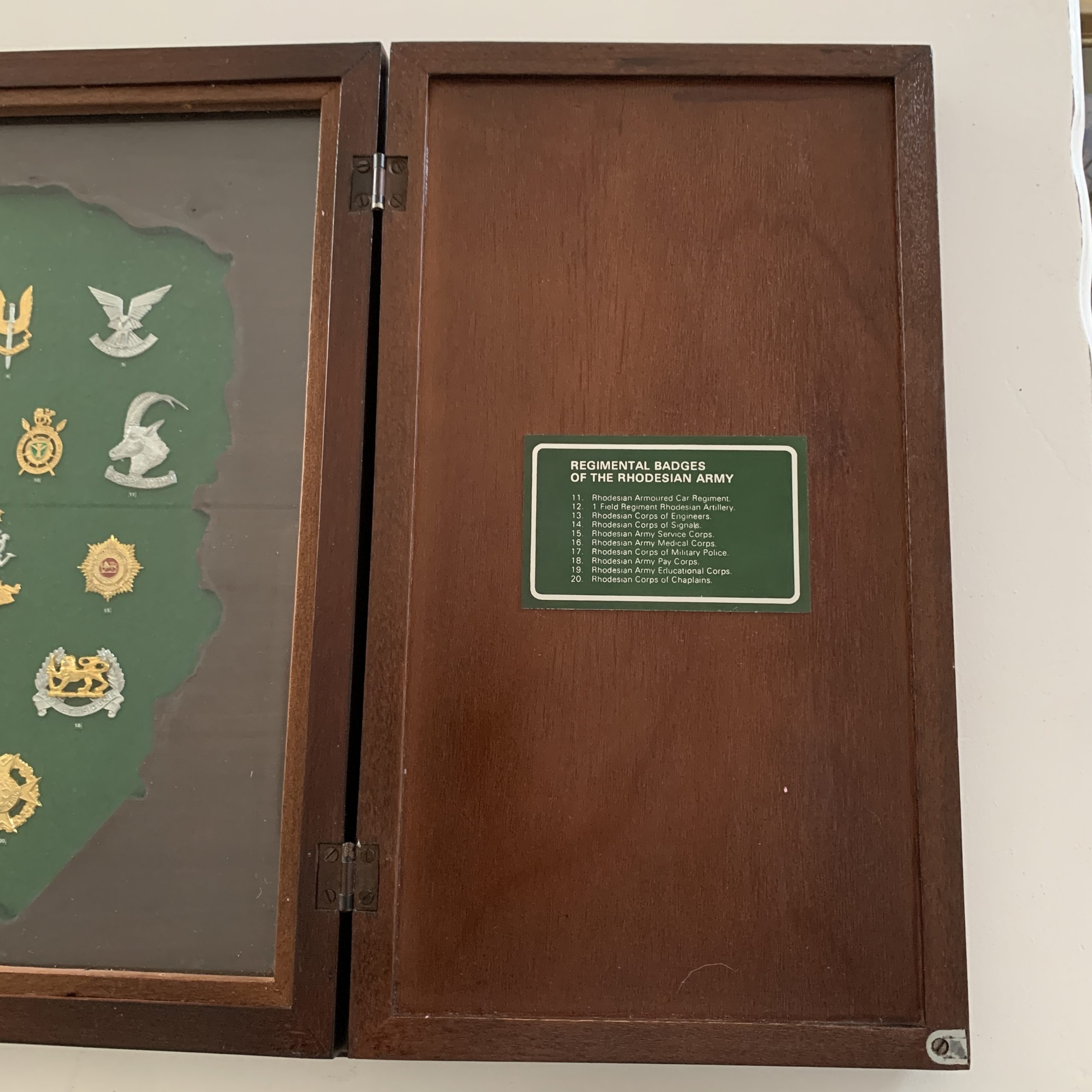 Display Cabinet of ‘Rhodesian’ Regimental Badges (Ltd Number) - Image 7
