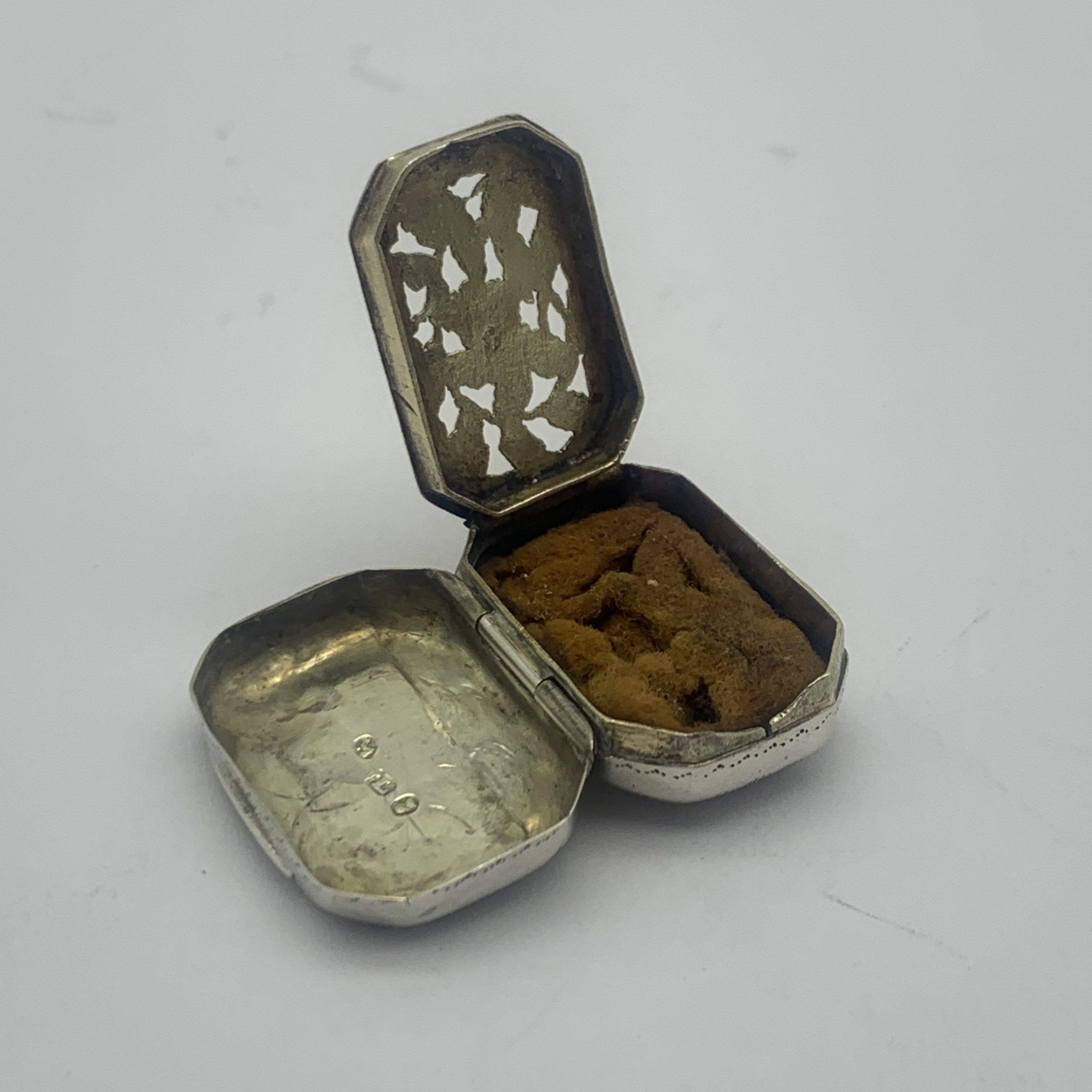 Silver ‘George III’ Vinaigrette (1814 - John Lawrence) - Image 2