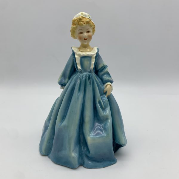 Royal Worcester ‘Grandmothers Dress’ Figurine (3081)
