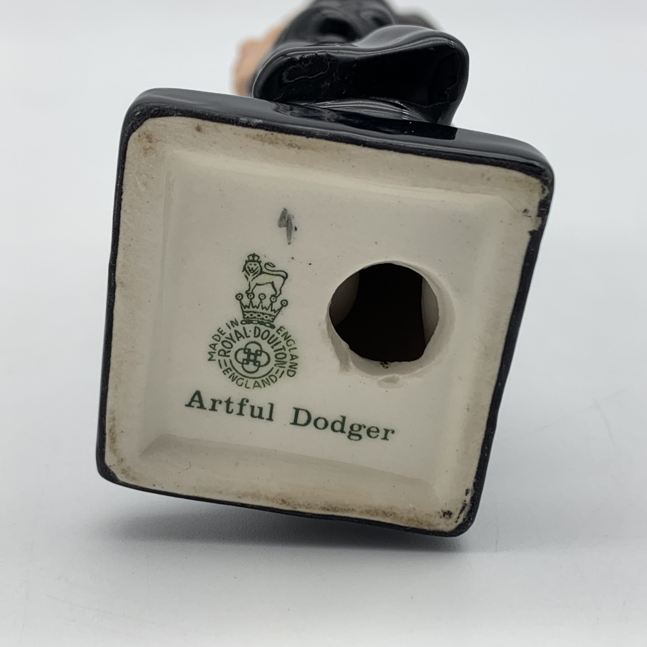 R/Doulton ‘Artful Dodger’ Dickens Figure - Image 6